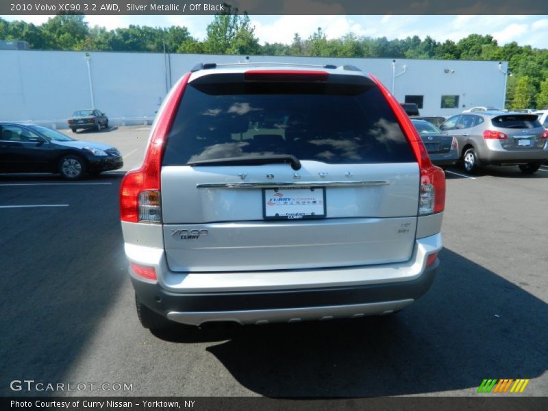 Silver Metallic / Off Black 2010 Volvo XC90 3.2 AWD