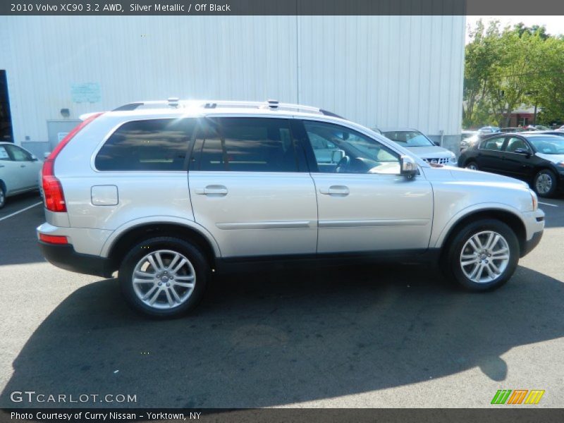 Silver Metallic / Off Black 2010 Volvo XC90 3.2 AWD