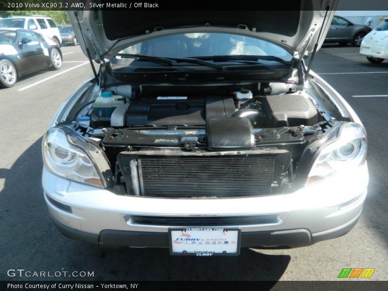 Silver Metallic / Off Black 2010 Volvo XC90 3.2 AWD