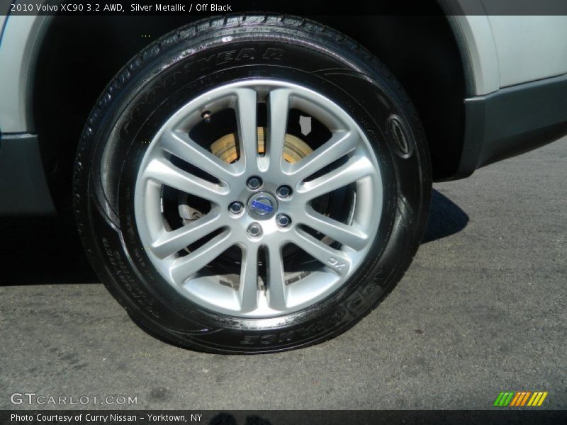 Silver Metallic / Off Black 2010 Volvo XC90 3.2 AWD