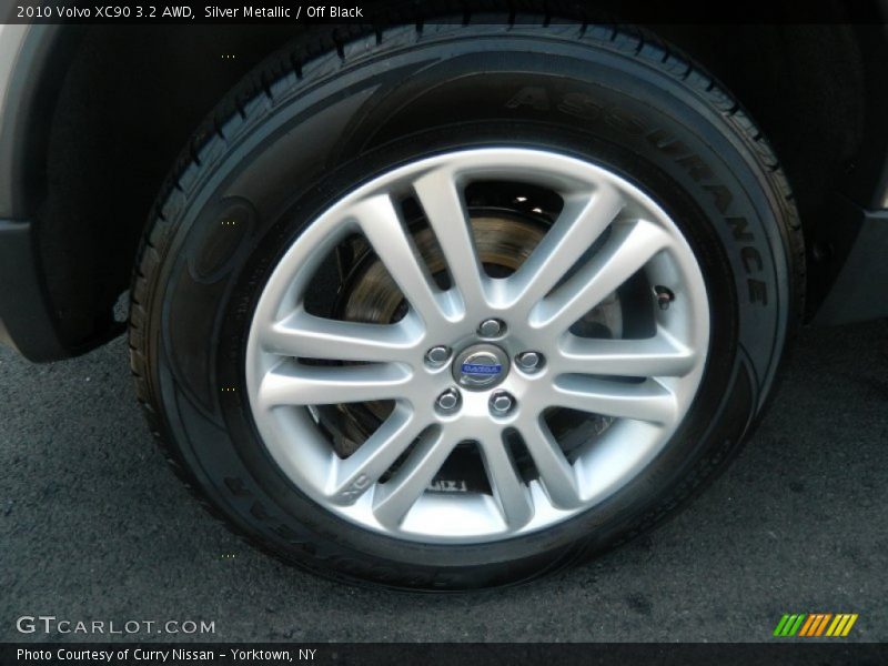Silver Metallic / Off Black 2010 Volvo XC90 3.2 AWD