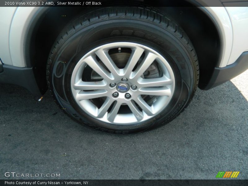 Silver Metallic / Off Black 2010 Volvo XC90 3.2 AWD