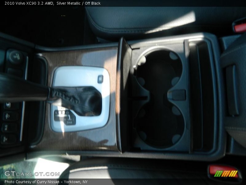 Silver Metallic / Off Black 2010 Volvo XC90 3.2 AWD