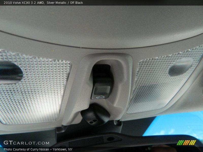 Silver Metallic / Off Black 2010 Volvo XC90 3.2 AWD