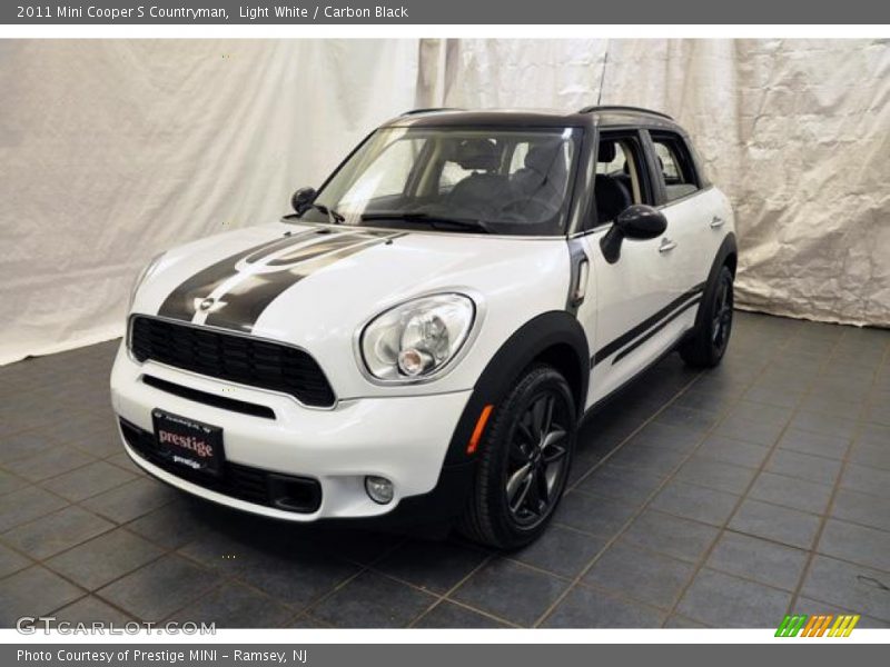 Light White / Carbon Black 2011 Mini Cooper S Countryman