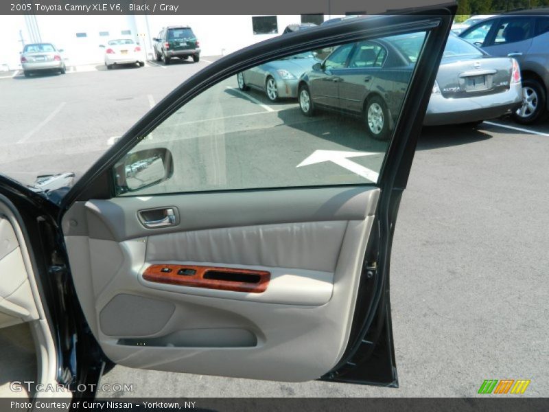 Black / Gray 2005 Toyota Camry XLE V6