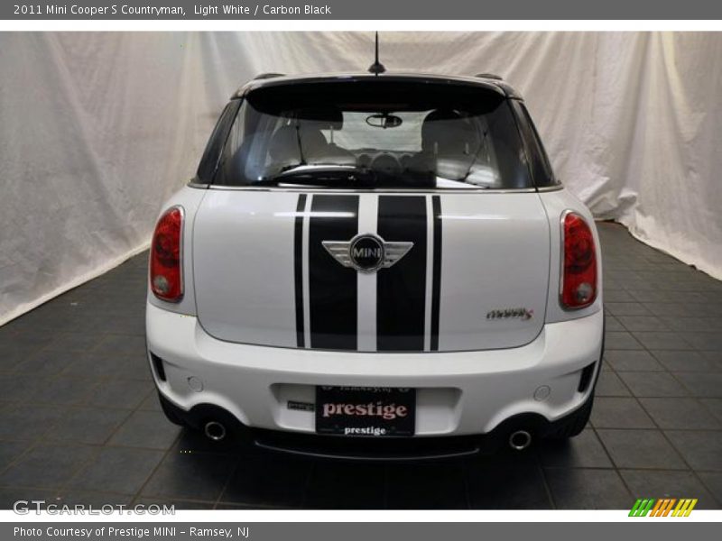 Light White / Carbon Black 2011 Mini Cooper S Countryman