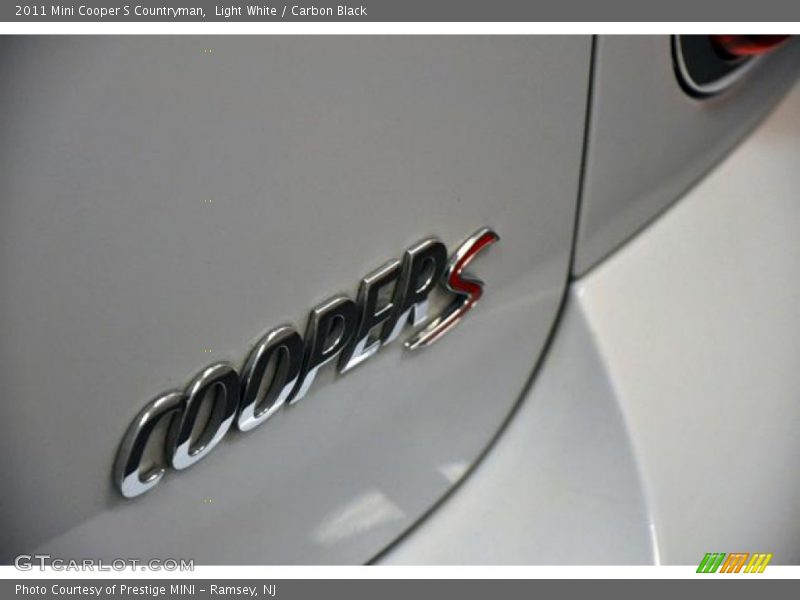 Light White / Carbon Black 2011 Mini Cooper S Countryman