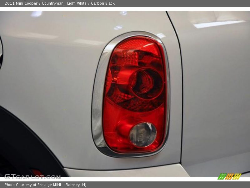 Light White / Carbon Black 2011 Mini Cooper S Countryman