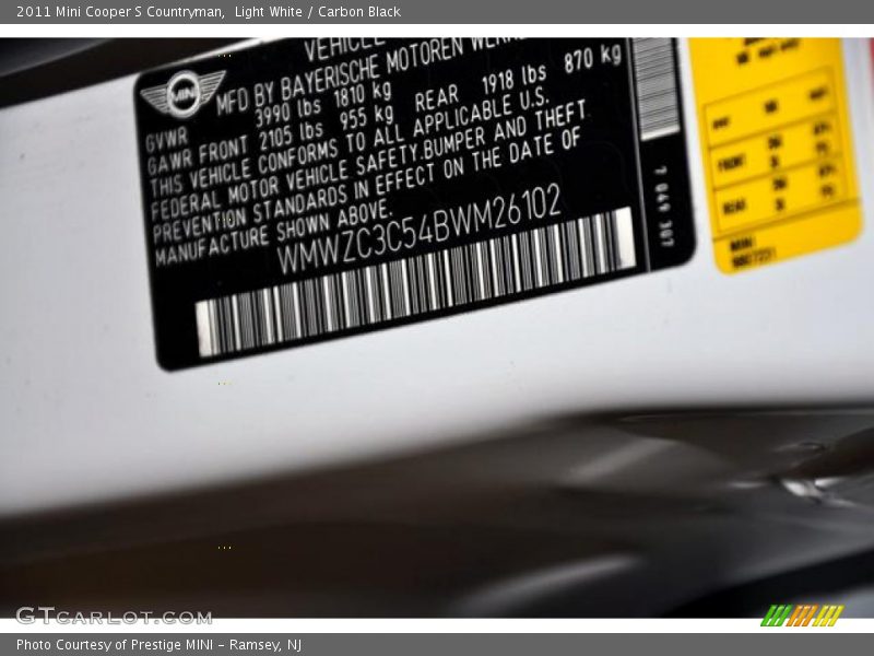 Light White / Carbon Black 2011 Mini Cooper S Countryman