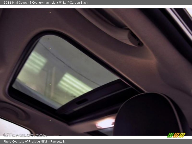 Light White / Carbon Black 2011 Mini Cooper S Countryman