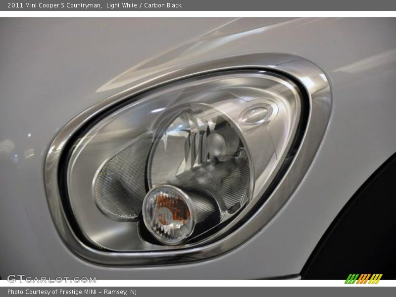 Light White / Carbon Black 2011 Mini Cooper S Countryman