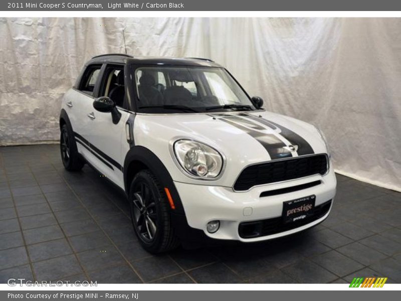 Light White / Carbon Black 2011 Mini Cooper S Countryman