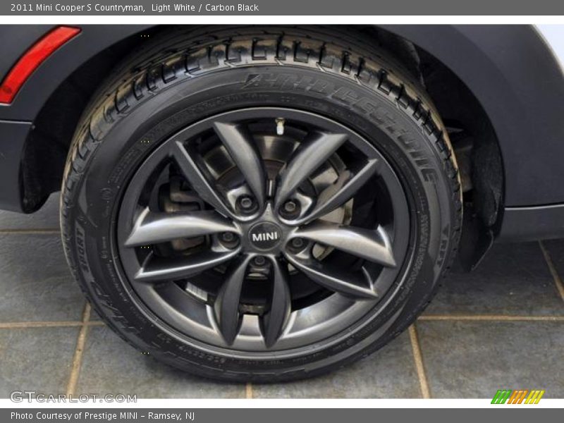 Light White / Carbon Black 2011 Mini Cooper S Countryman