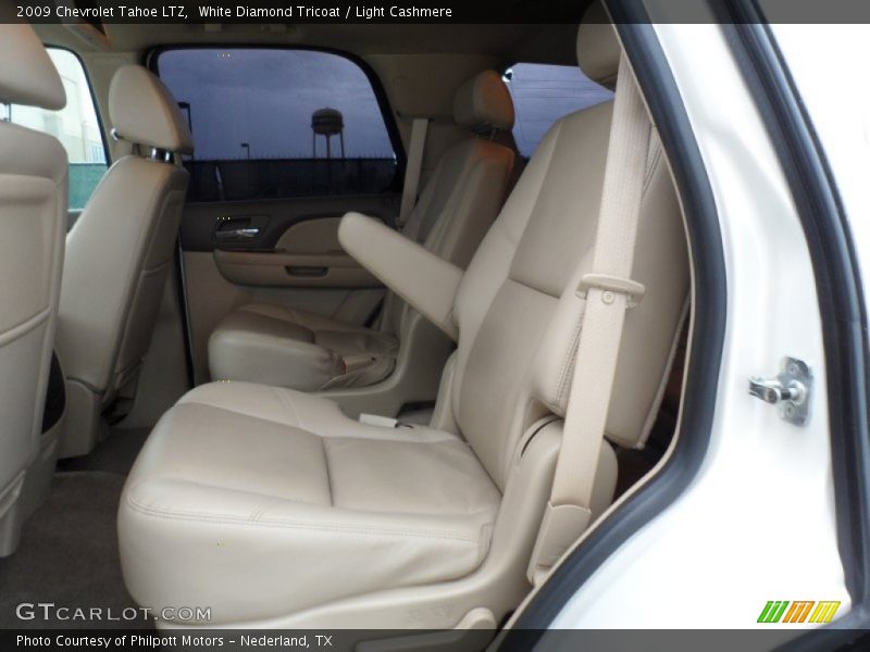 White Diamond Tricoat / Light Cashmere 2009 Chevrolet Tahoe LTZ