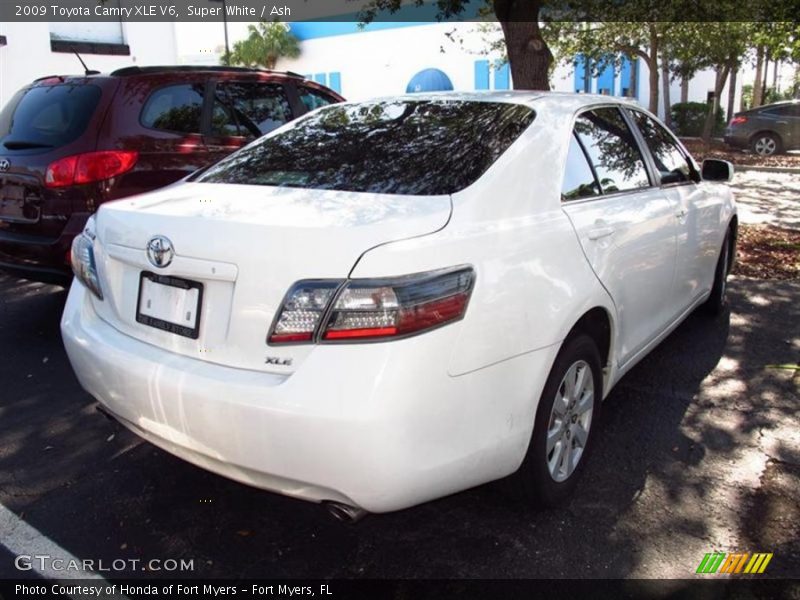Super White / Ash 2009 Toyota Camry XLE V6