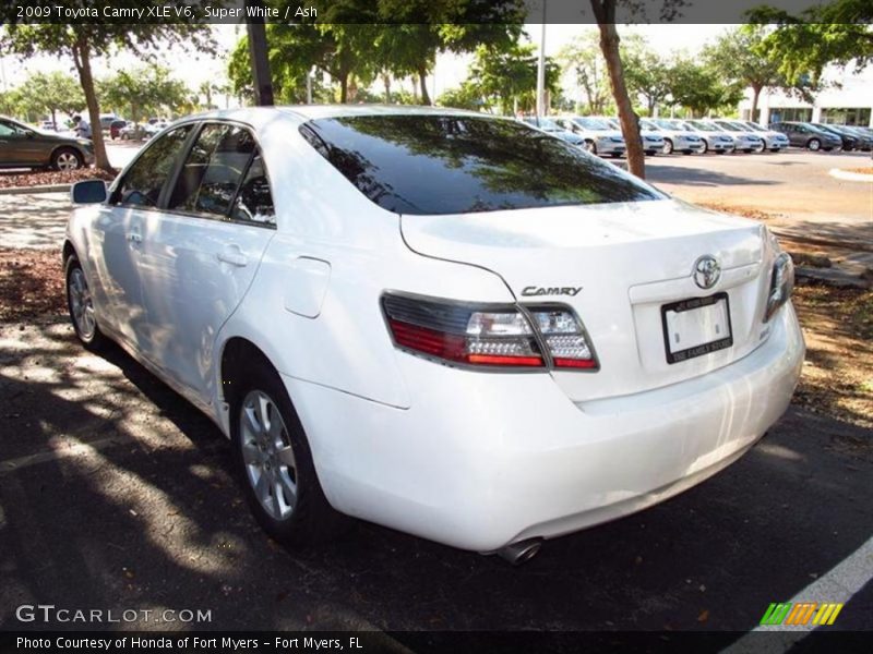 Super White / Ash 2009 Toyota Camry XLE V6