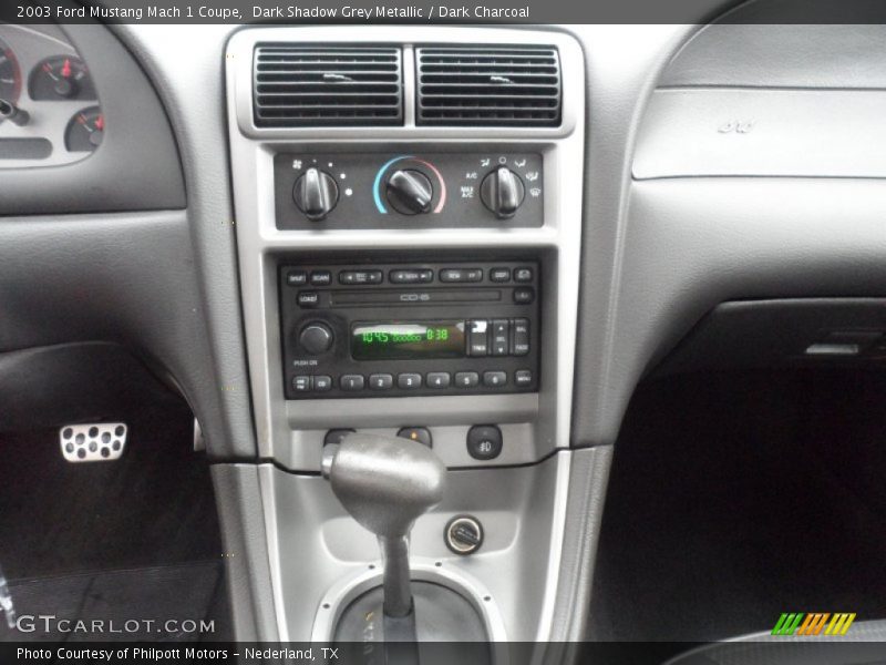 Controls of 2003 Mustang Mach 1 Coupe