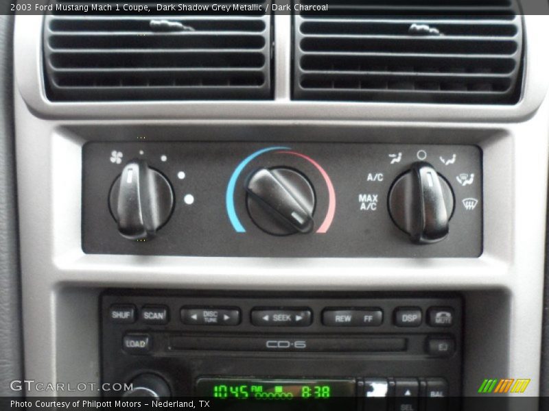 Controls of 2003 Mustang Mach 1 Coupe