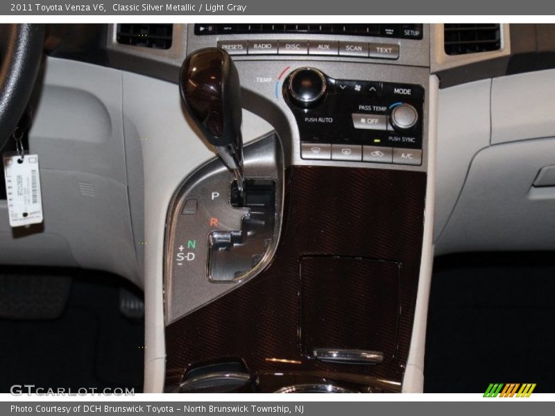 Classic Silver Metallic / Light Gray 2011 Toyota Venza V6