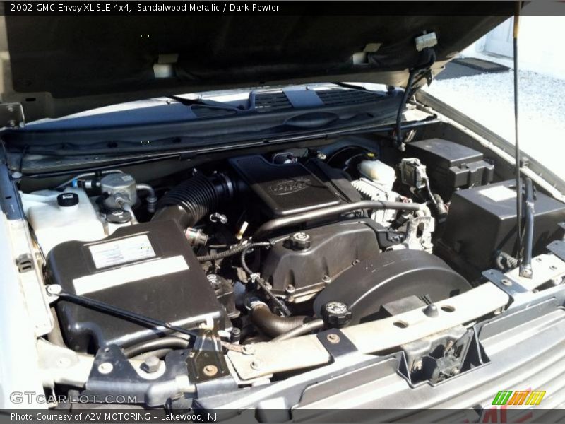 Sandalwood Metallic / Dark Pewter 2002 GMC Envoy XL SLE 4x4