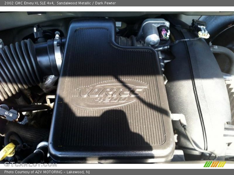 Sandalwood Metallic / Dark Pewter 2002 GMC Envoy XL SLE 4x4