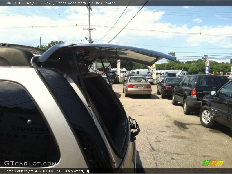 Sandalwood Metallic / Dark Pewter 2002 GMC Envoy XL SLE 4x4