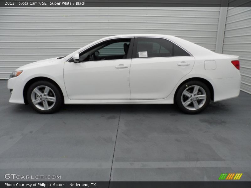 Super White / Black 2012 Toyota Camry SE