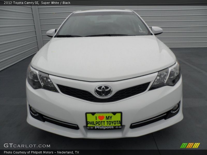 Super White / Black 2012 Toyota Camry SE