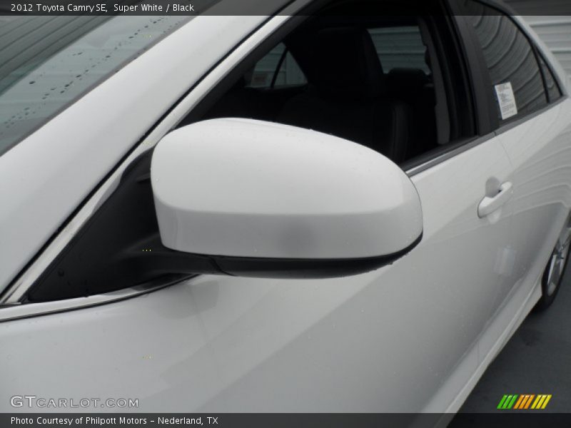 Super White / Black 2012 Toyota Camry SE