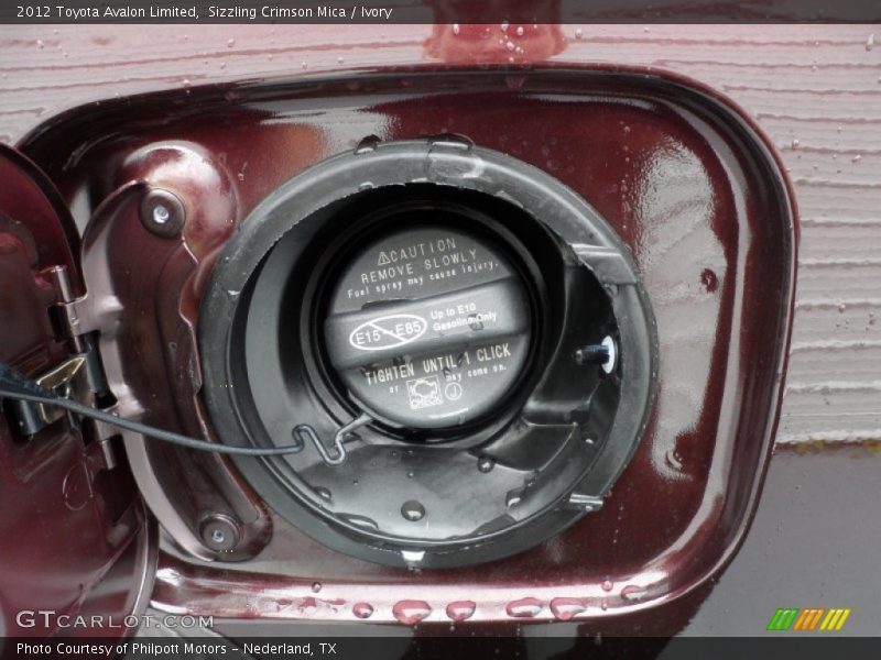 Sizzling Crimson Mica / Ivory 2012 Toyota Avalon Limited