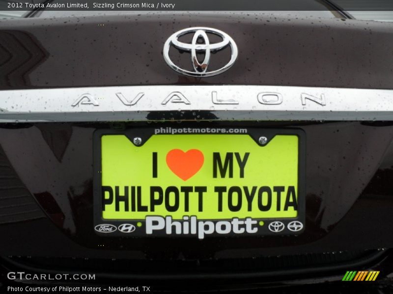 Sizzling Crimson Mica / Ivory 2012 Toyota Avalon Limited