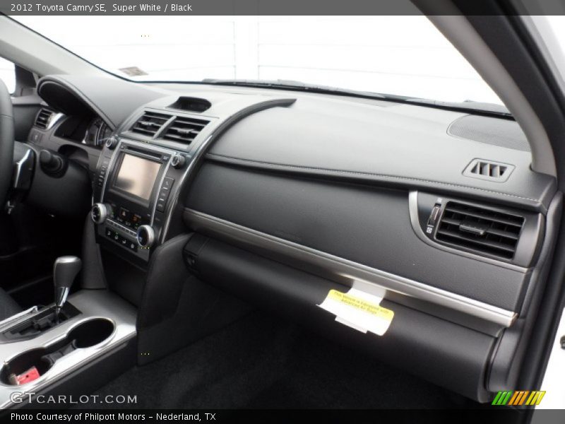 Super White / Black 2012 Toyota Camry SE