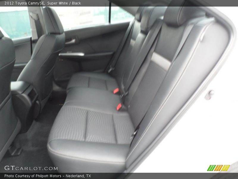 Super White / Black 2012 Toyota Camry SE