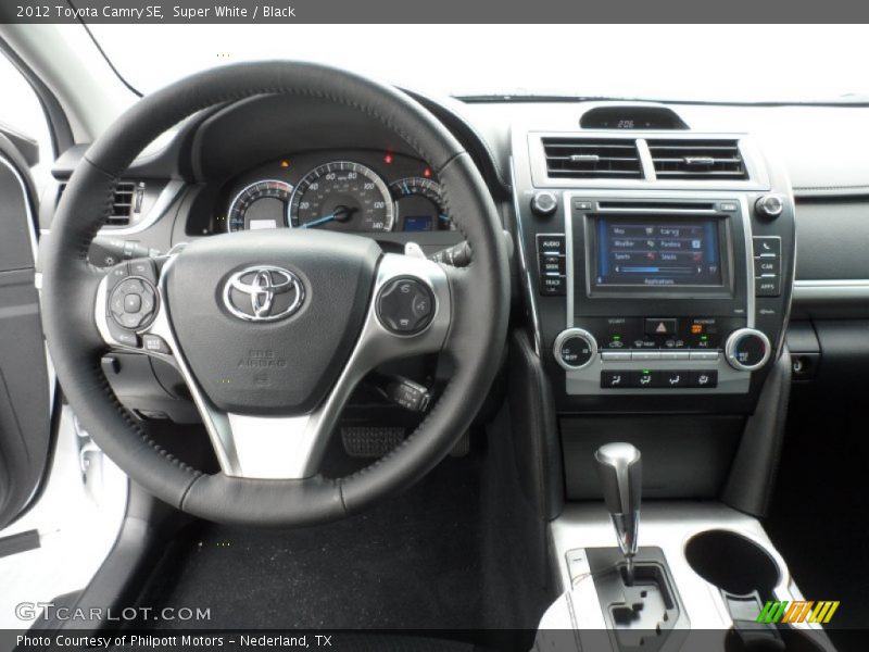 Super White / Black 2012 Toyota Camry SE