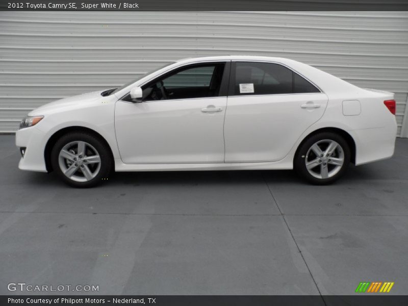 Super White / Black 2012 Toyota Camry SE