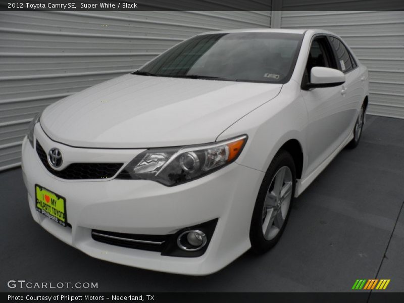 Super White / Black 2012 Toyota Camry SE