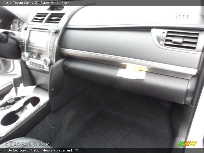 Super White / Black 2012 Toyota Camry SE