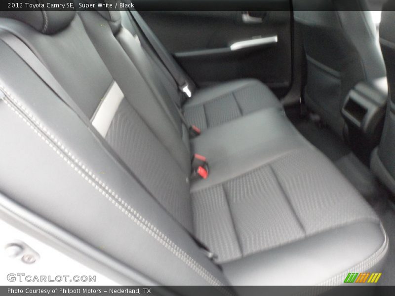 Super White / Black 2012 Toyota Camry SE