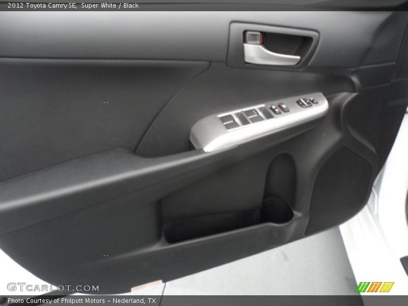 Super White / Black 2012 Toyota Camry SE