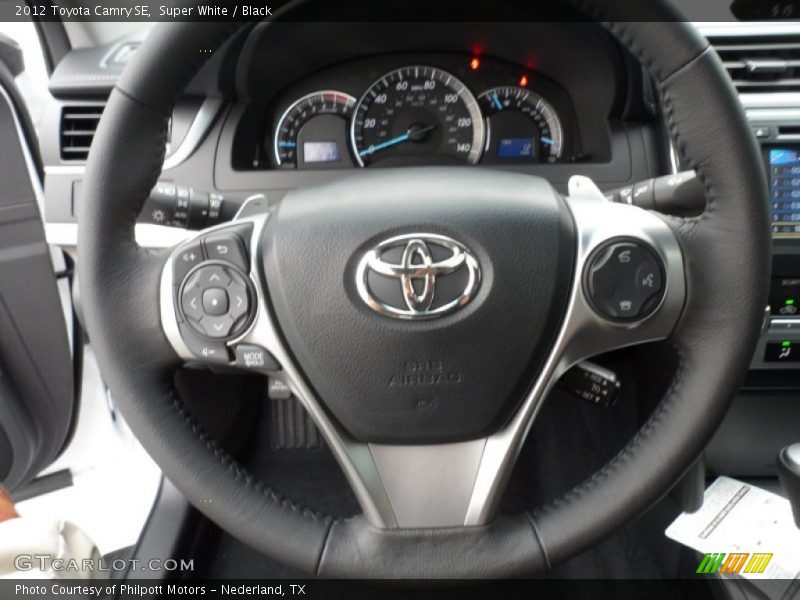 Super White / Black 2012 Toyota Camry SE