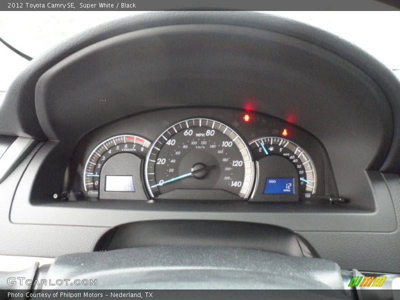 Super White / Black 2012 Toyota Camry SE