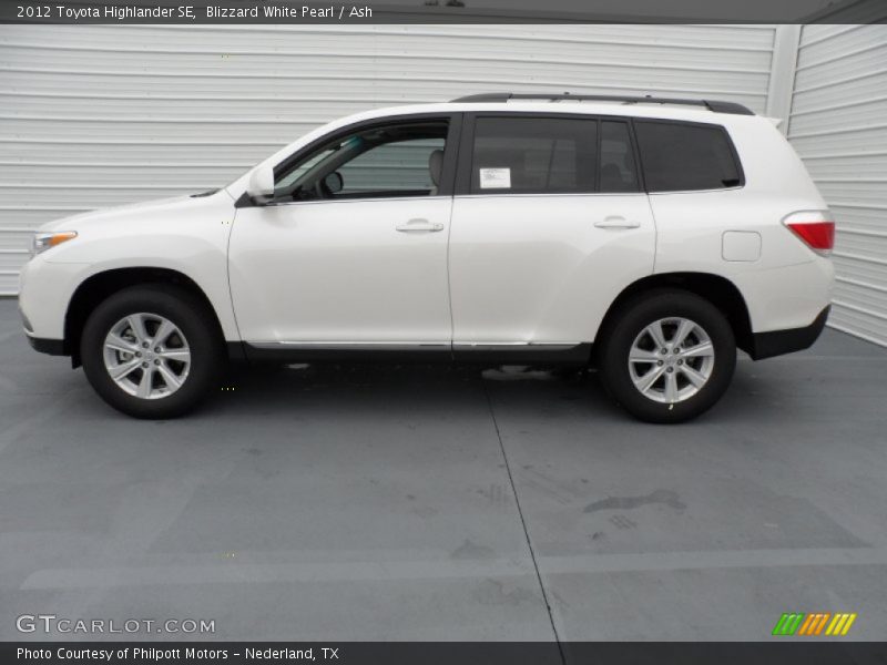 Blizzard White Pearl / Ash 2012 Toyota Highlander SE