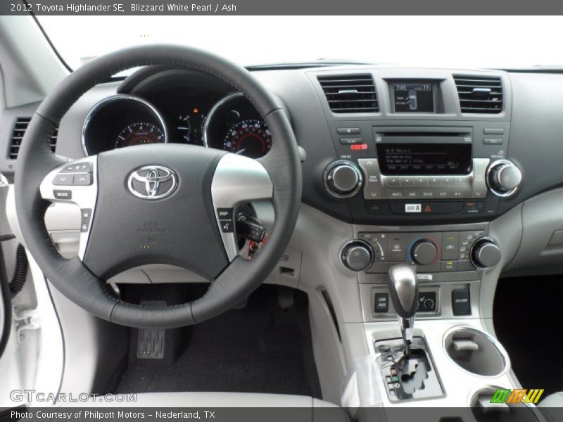 Blizzard White Pearl / Ash 2012 Toyota Highlander SE