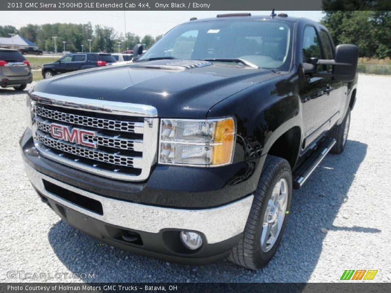 Front 3/4 View of 2013 Sierra 2500HD SLE Extended Cab 4x4