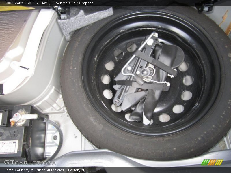 Silver Metallic / Graphite 2004 Volvo S60 2.5T AWD