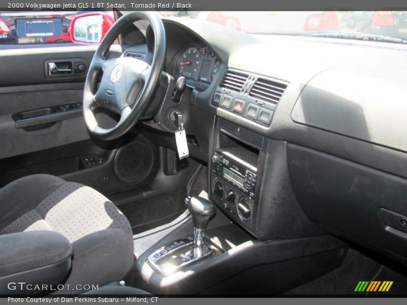Tornado Red / Black 2000 Volkswagen Jetta GLS 1.8T Sedan