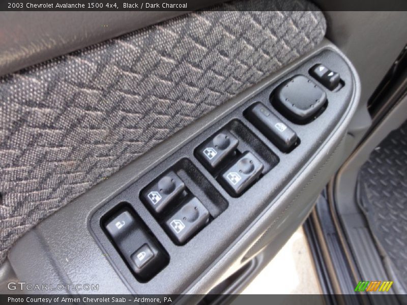 Black / Dark Charcoal 2003 Chevrolet Avalanche 1500 4x4