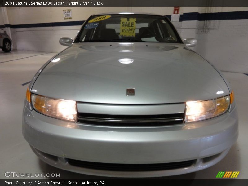 Bright Silver / Black 2001 Saturn L Series L300 Sedan