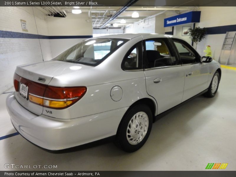 Bright Silver / Black 2001 Saturn L Series L300 Sedan